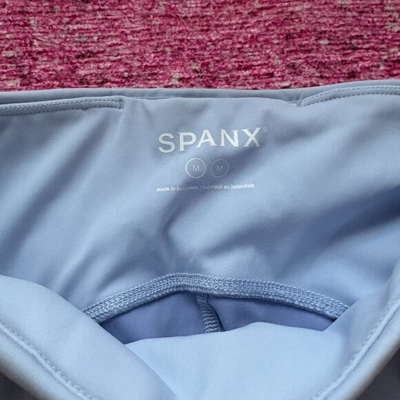 SPANXshape™ Booty Boost® 7/8 Leggings - Picture 4 of 4